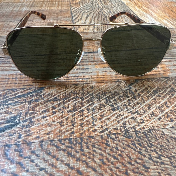 Gucci Aviator Sunglasses - Picture 1 of 6